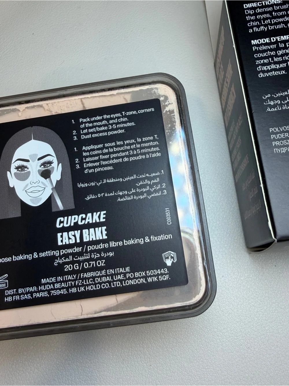 HUDA BEAUTY Easy Bake Setting Powder Compact Cupcake 20g